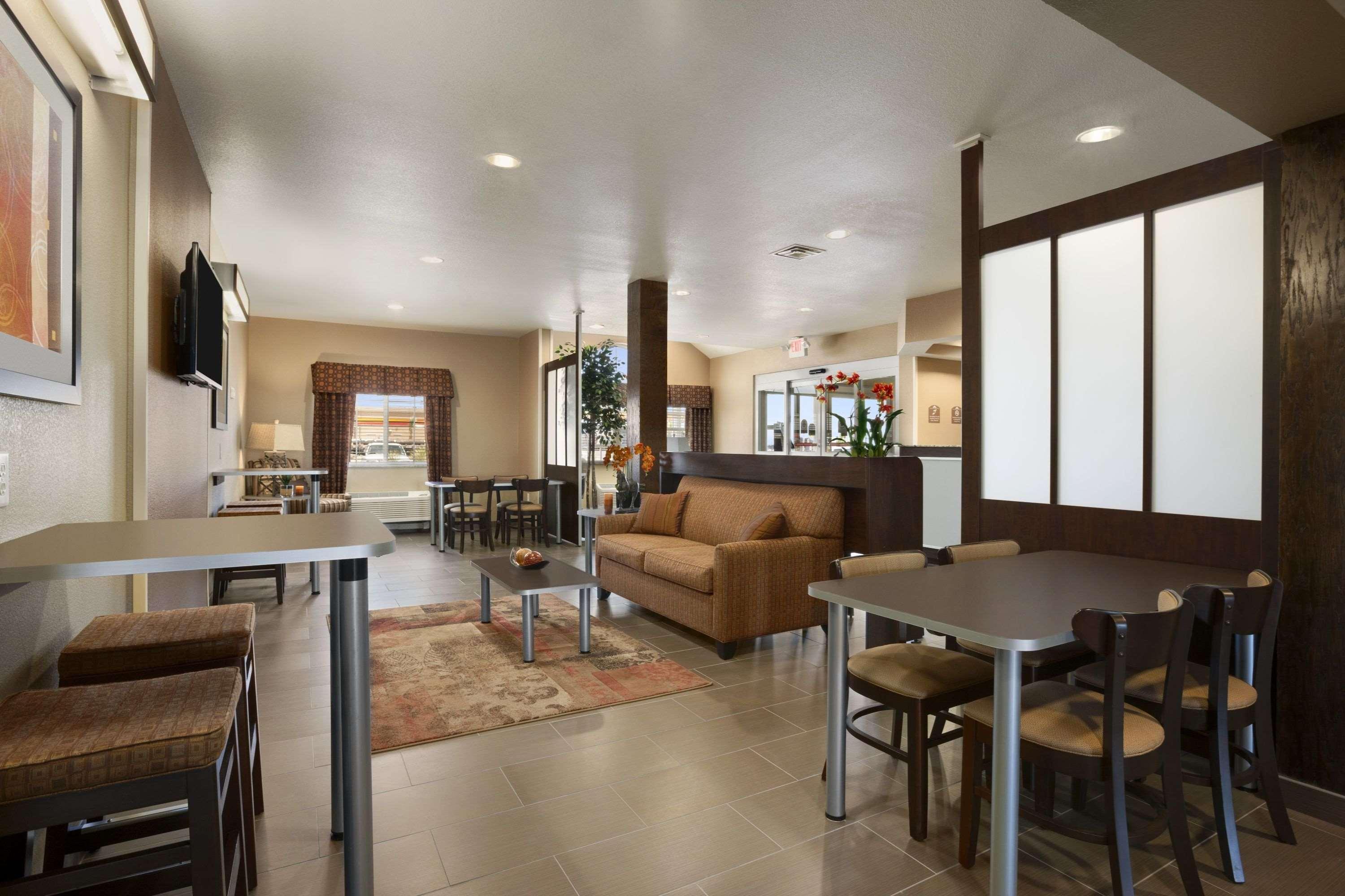Microtel Inn And Suites Pecos Ngoại thất bức ảnh
