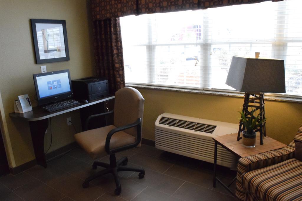 Microtel Inn And Suites Pecos Ngoại thất bức ảnh